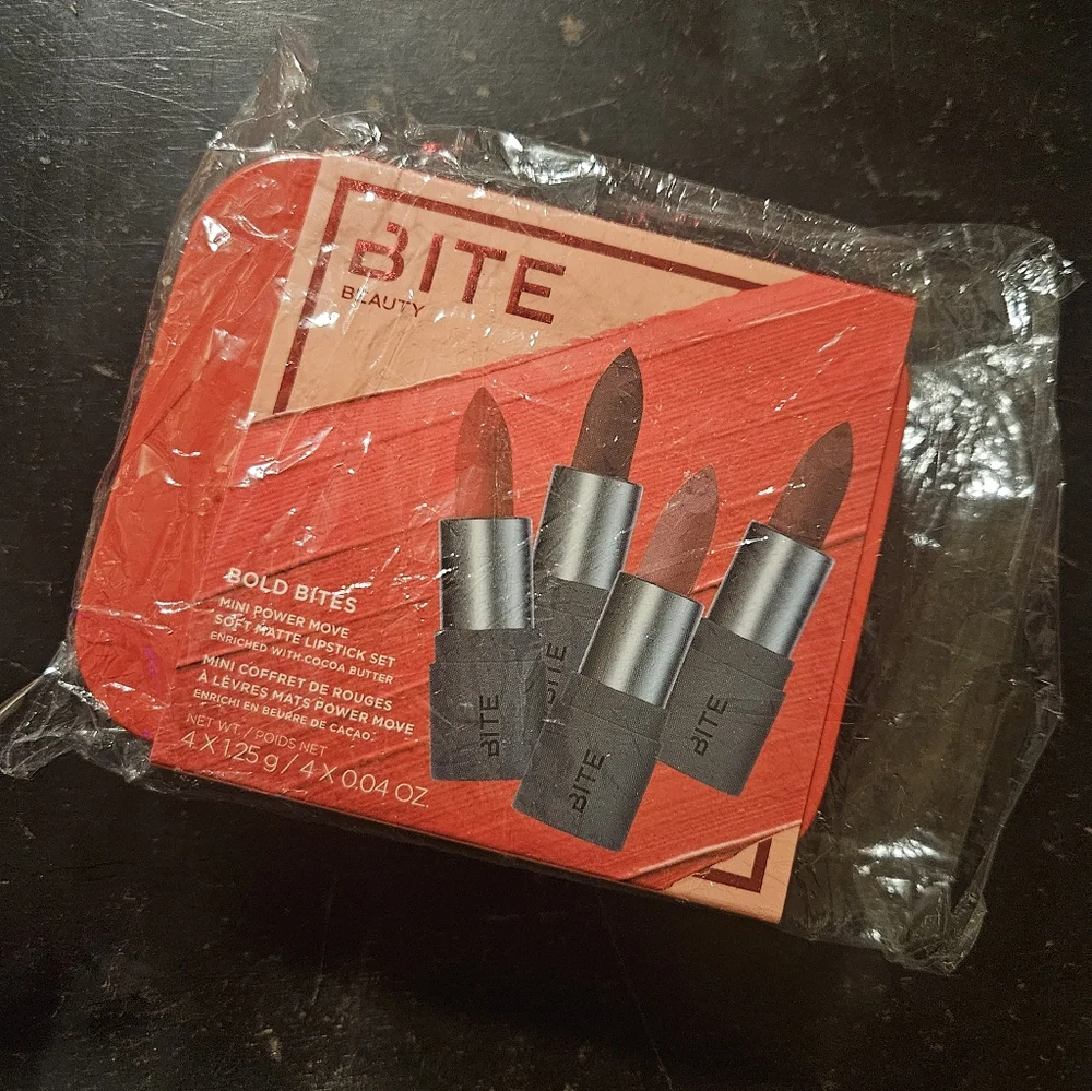 Bite Beauty Bold Bites Mini Matte Lipstick Set 4pc in metal case - Picture 6 of 6